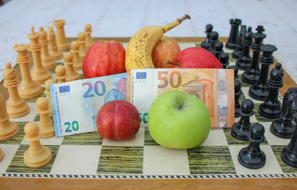 euro bill needed to buy fruits and other kind of food. The price of food is rising