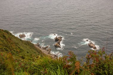 İspanya, Galiçya 'daki Cape Ortegal' de gün batımında Atlantik Okyanusu