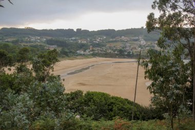 İspanya, Viveiro yakınlarındaki Abrela Sahili, Cantabrian Denizi