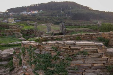 Cantabrian Denizi 'nin önündeki bir Kelt yerleşiminin kalıntıları, Castro de Fazouro