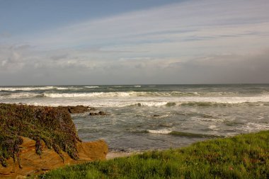 Galiçya, İspanya 'daki Cantabrian kıyılarında fırtına ve dalgalı deniz