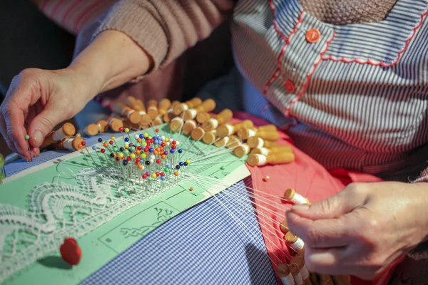 Parmak Dansı: Bir Seksenlik Bobbin Dansı Tutkusu