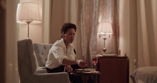 Elegant Adult African American Businesswoman Classy Wear Having Dinner Sitting — 图库视频影像