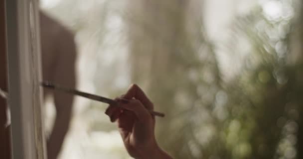 Gambar Pan Tangan Kanan Model Perempuan Berambut Pirang Muda Yang — Stok Video