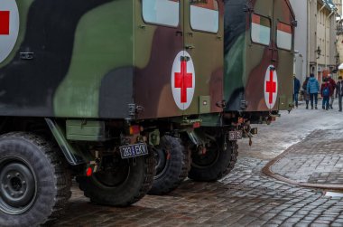 TALLINN, ESTONIA - 24 Şubat 2016: Tallinn, Estonya 'daki Özgürlük Meydanı' nda Bağımsızlık Günü ve Savunma Kuvvetleri geçit töreni