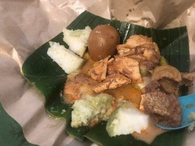 Lentog, Endonezya 'nın Java kentinden geleneksel bir yemektir.