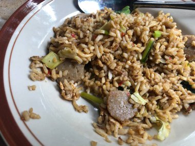 Lezzetli Asya yemeklerinin yakın görüntüsü