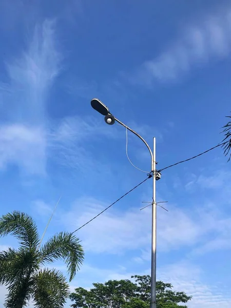 Gökyüzündeki sokak lambası