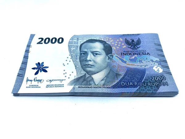 Egy Halom Kétezer Rúpiás Bankjegy Fehér Alapon — Stock Fotó