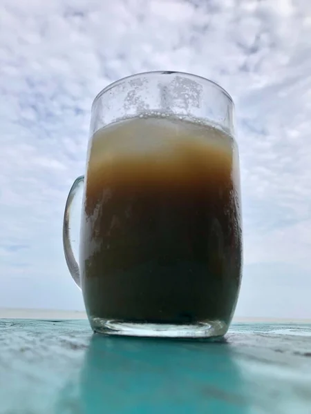 Filiżanka Kawy Plaży — Zdjęcie stockowe