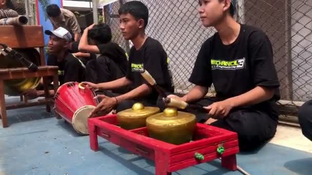 インドネシアの伝統的なバロンダンスフェスティバル クドゥス イタリア 2023 — ストック動画