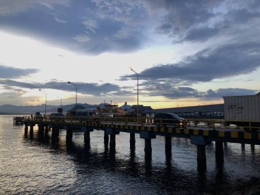 Banyuwangi, 16 Mayıs 2024 - Ketapang Limanı, Banyuwangi, Doğu Java