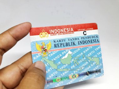 Kudus, 2 Temmuz 2024 - Endonezya KTP ve SIM kartları