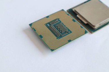 Beyaz üzerinde izole edilmiş pc işlemcisini kapat