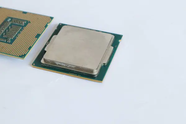 kudus, 14 Agustus 2024 - PC işlemcisine yakın çekim beyaz