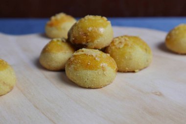 Endonezya 'da geleneksel ananaslı kek    