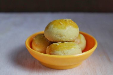 Endonezya 'da geleneksel ananaslı kek    