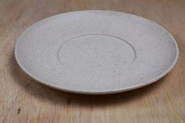 boş levha üzerine beyaz izole