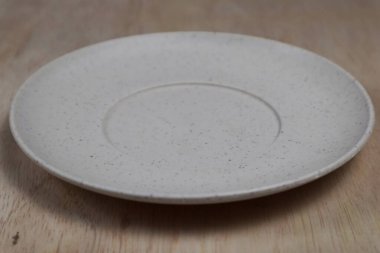 boş levha üzerine beyaz izole