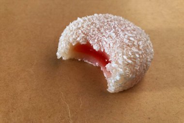 Çilekli mochi 'yi kapat.