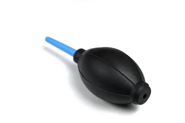 Mavi kauçuk temizleyici beyazda izole edilmiş