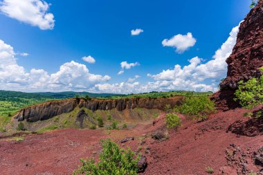 Brasov ilçesi Racos 'taki sönmüş volkan tekrar aktif hale geldi. Ülkemizde yapılan en büyük uluslararası televizyon üretimi olan 