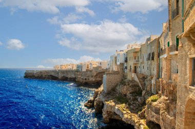 Polignano şehri, Akdeniz.