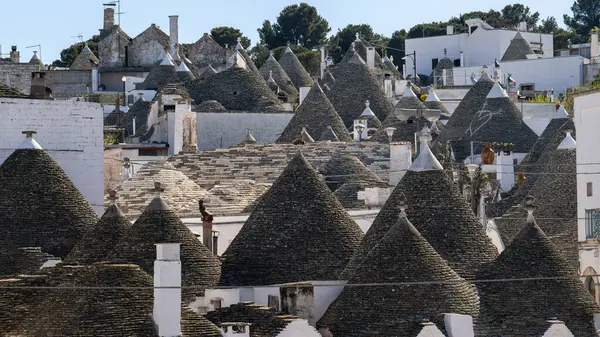 Alberobello şehrinin havadan görünüşü