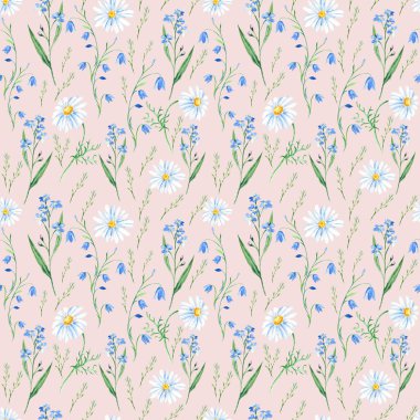 Yabani çiçekli kusursuz suluboya deseni BlueBell, unutma beni, pembe arka planda papatya. Kumaş baskıları, hediye ambalaj kağıdı, mutfak tekstili için kullanılabilir.