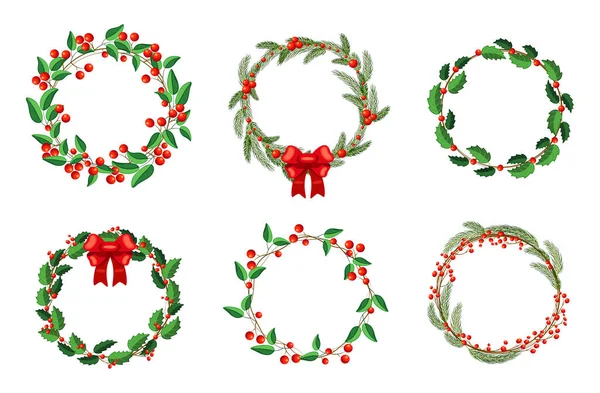 Çizgi film tarzında Noel çelenkleri. Beyaz arka planda bayram süsü olarak farklı ağaçlardan ve böğürtlenli çelenklerin vektör çizimi.