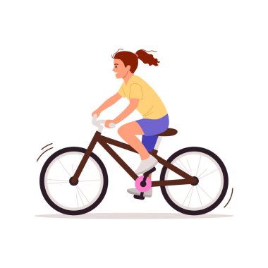 Bisiklet süren gülümseyen bir kızın vektör çizimi. Tişört, şort ve spor ayakkabı giyen neşeli bir kızın beyaz bir arka planda izole edilmiş bisiklete bindiği karikatür sahnesi. Aktif eğlence. Fiziksel aktivite..