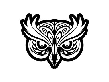 Polinezya tasarımlı siyah ve beyaz baykuş yüzü dövmesi.