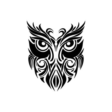 Polinezya tanrısının tek renkli dövmesi. Karmaşık şekillerle süslenmiş..