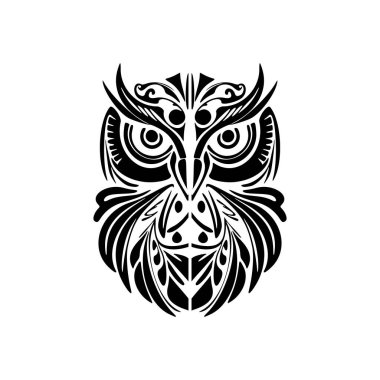 Baykuş dövmesi siyah beyaz ve Polinezya tasarımlı.