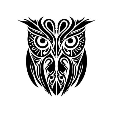 Üzerinde Polinezya tasarımları dövmesi olan siyah beyaz bir baykuş..