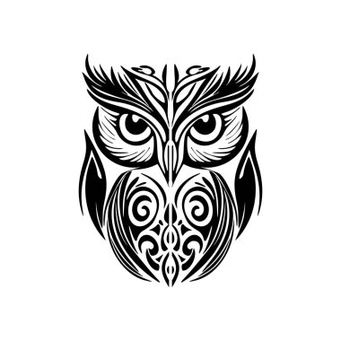 Polinezya tasarımlı siyah ve beyaz baykuş dövmesi.