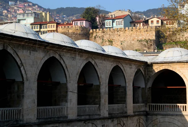 Fotoğraf Koza Han Binasının Bir Kısmı Türkiye Nin Bursa Kentinin — Stok fotoğraf