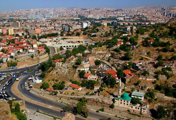 Panoramiczny Widok Miasto Ankara Turcja Meczetem Zieloną Kopułą Pierwszym Planie — Zdjęcie stockowe