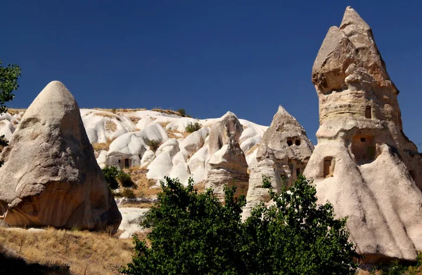 位于土耳其卡帕多西亚Goreme镇和Uchisar镇之间的鸽子谷 岩石呈蘑菇状的景观 又称仙女烟囱 — 图库照片