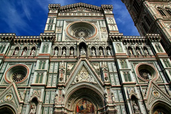 Firenze Florencja Włochy Maja 2019 Zdjęcie Częściowym Widokiem Fasadę Katedry — Zdjęcie stockowe