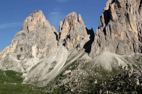 Val Gardena bölgesindeki Passo Sella 'da dağların fotoğrafı, Dolomitler, Güney Tyrol, İtalya