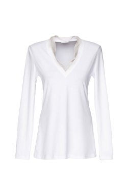 Beyaz arka planda lüks hayalet tişörtü mankeni