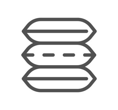 Beyaz arka planda üç yastık yığını