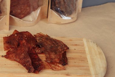 Ev yapımı organik biralı kurutulmuş et. Et pancarı. Yüksek kalite fotoğraf