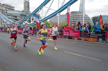 Londra-APRIL 21: Londra Maratonu 21 Nisan 2024 'te Londra, Birleşik Krallık, İngiltere' de..