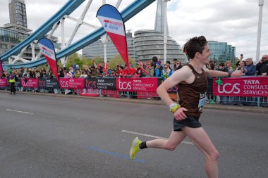 Londra-APRIL 21: Londra Maratonu 21 Nisan 2024 'te Londra, Birleşik Krallık, İngiltere' de..