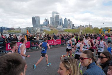 Londra-APRIL 21: Londra Maratonu 21 Nisan 2024 'te Londra, Birleşik Krallık, İngiltere' de..