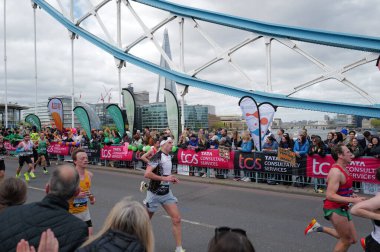 Londra-APRIL 21: Londra Maratonu 21 Nisan 2024 'te Londra, Birleşik Krallık, İngiltere' de..