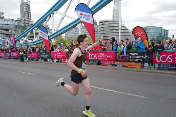 Londra-APRIL 21: Londra Maratonu 21 Nisan 2024 'te Londra, Birleşik Krallık, İngiltere' de..