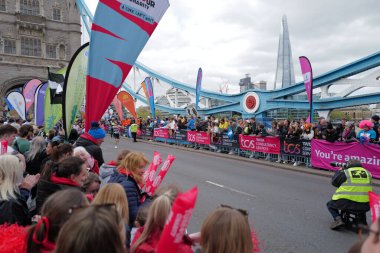 Londra-APRIL 21: Londra Maratonu 21 Nisan 2024 'te Londra, Birleşik Krallık, İngiltere' de..